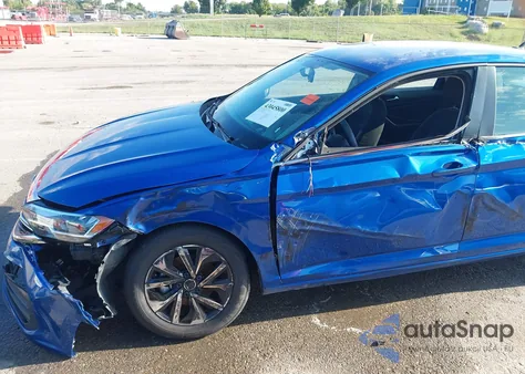 2022 Volkswagen Jetta 1.5T S z USA, uszkodzony, nr VIN 3VWCM7BU3NM031061